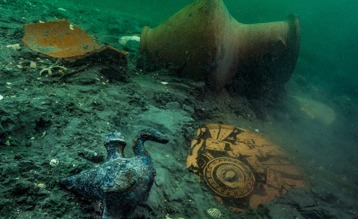 Tesouros de ouro e prata encontrados na antiga cidade egípcia de Thonis-Heracleion